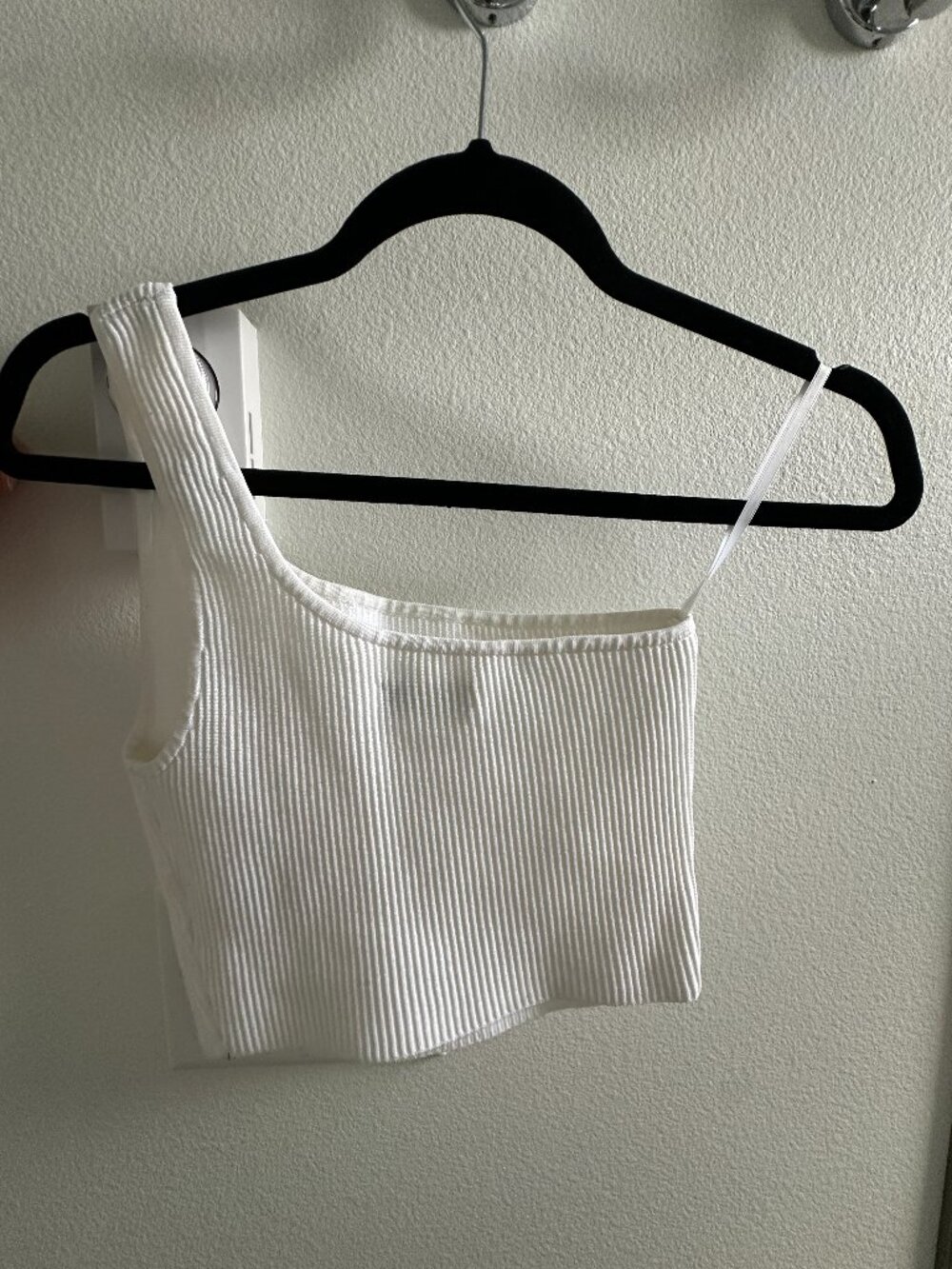 Aritzia Babaton white crop top - size S